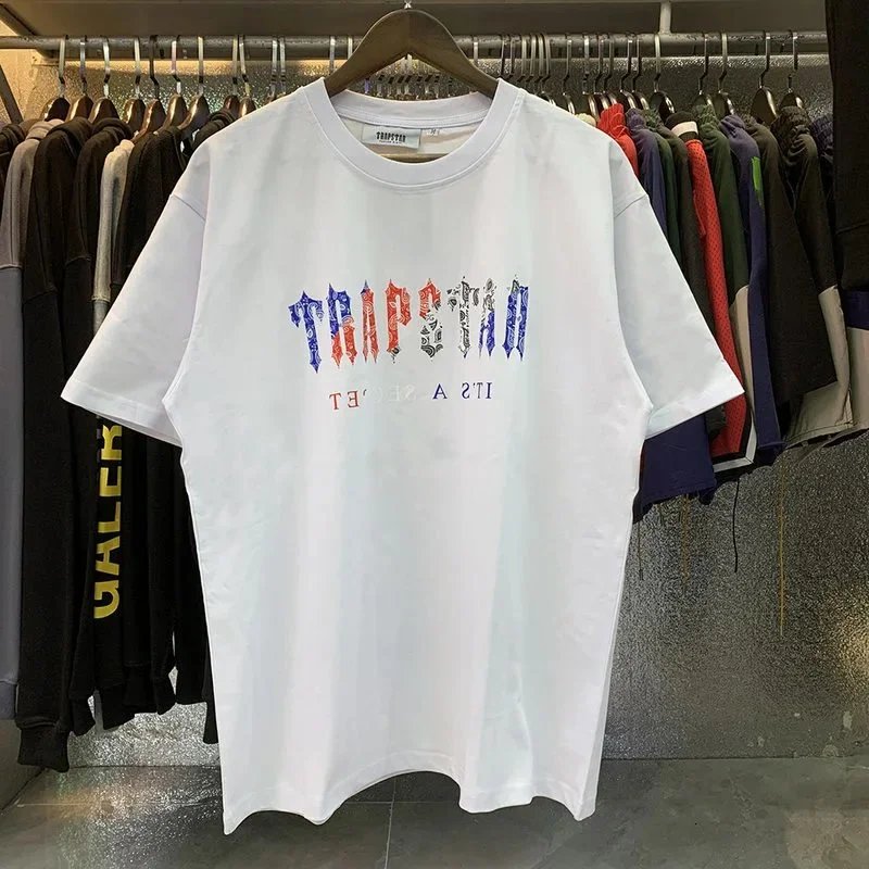 A Collection of Streetwear T-Shirt Styles - rep koszulki