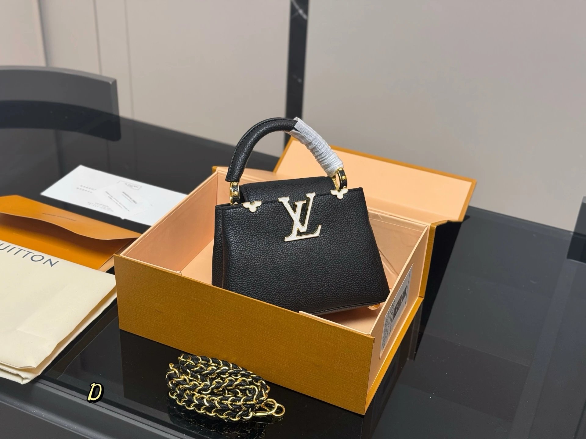 Louis Vuitton Capucines Mini Handbag - rep torby