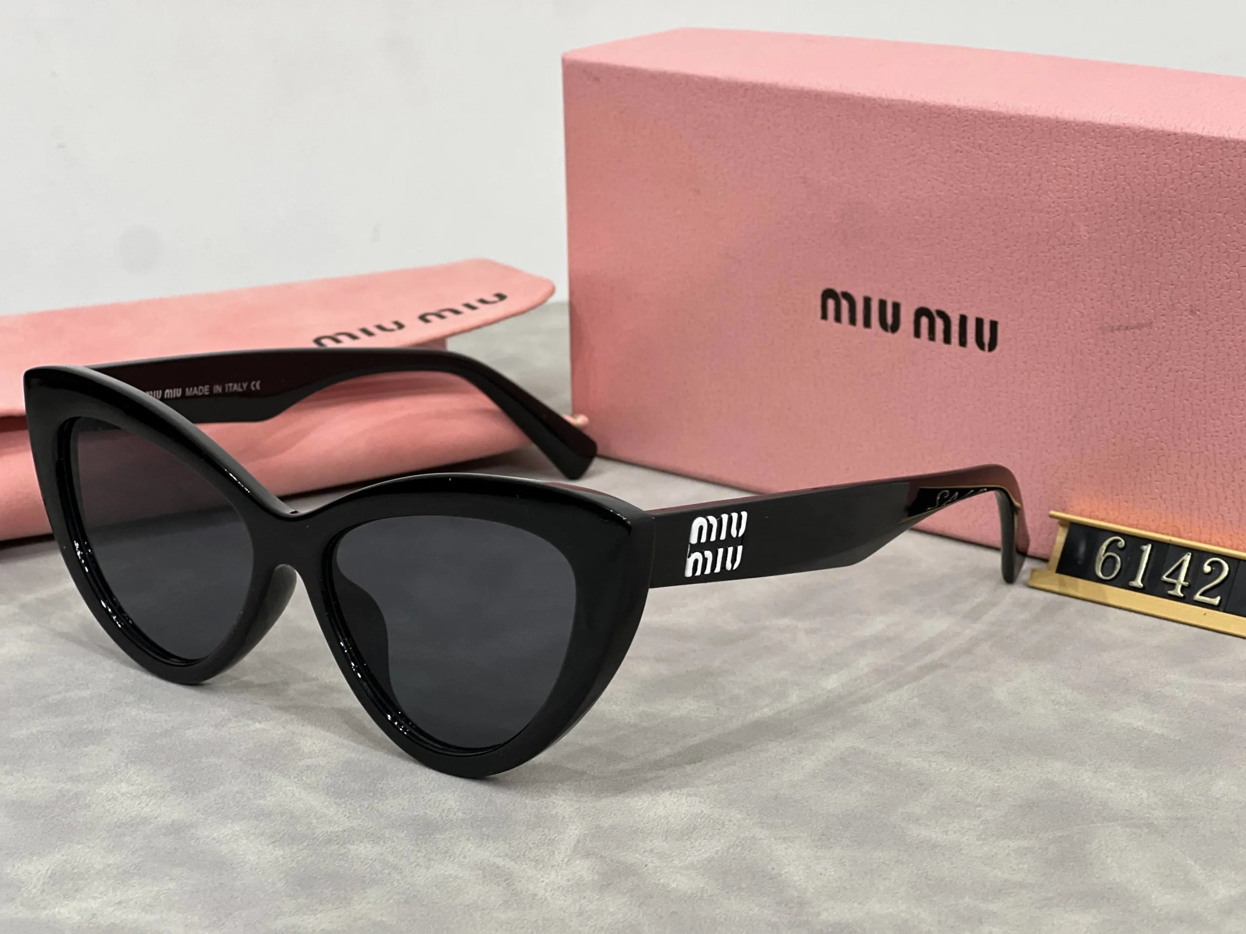 Miu Miu cat-eye sunglasses - rep Miu Miu